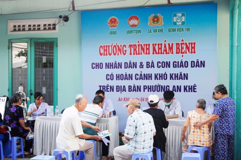 Bệnh viện 199 khám sức khỏe miễn phí cho hơn 100 giáo dân Giáo xứ An Hòa 
