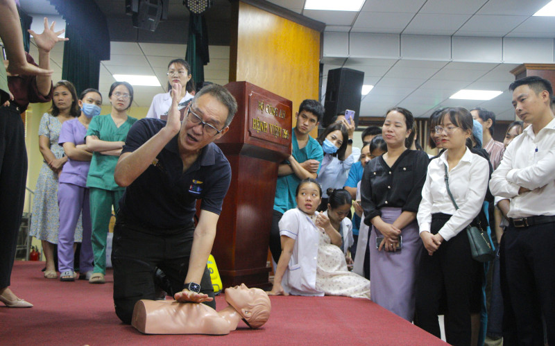 Huấn luyện cấp cứu ngừng tim cho doanh nghiệp và cộng đồng