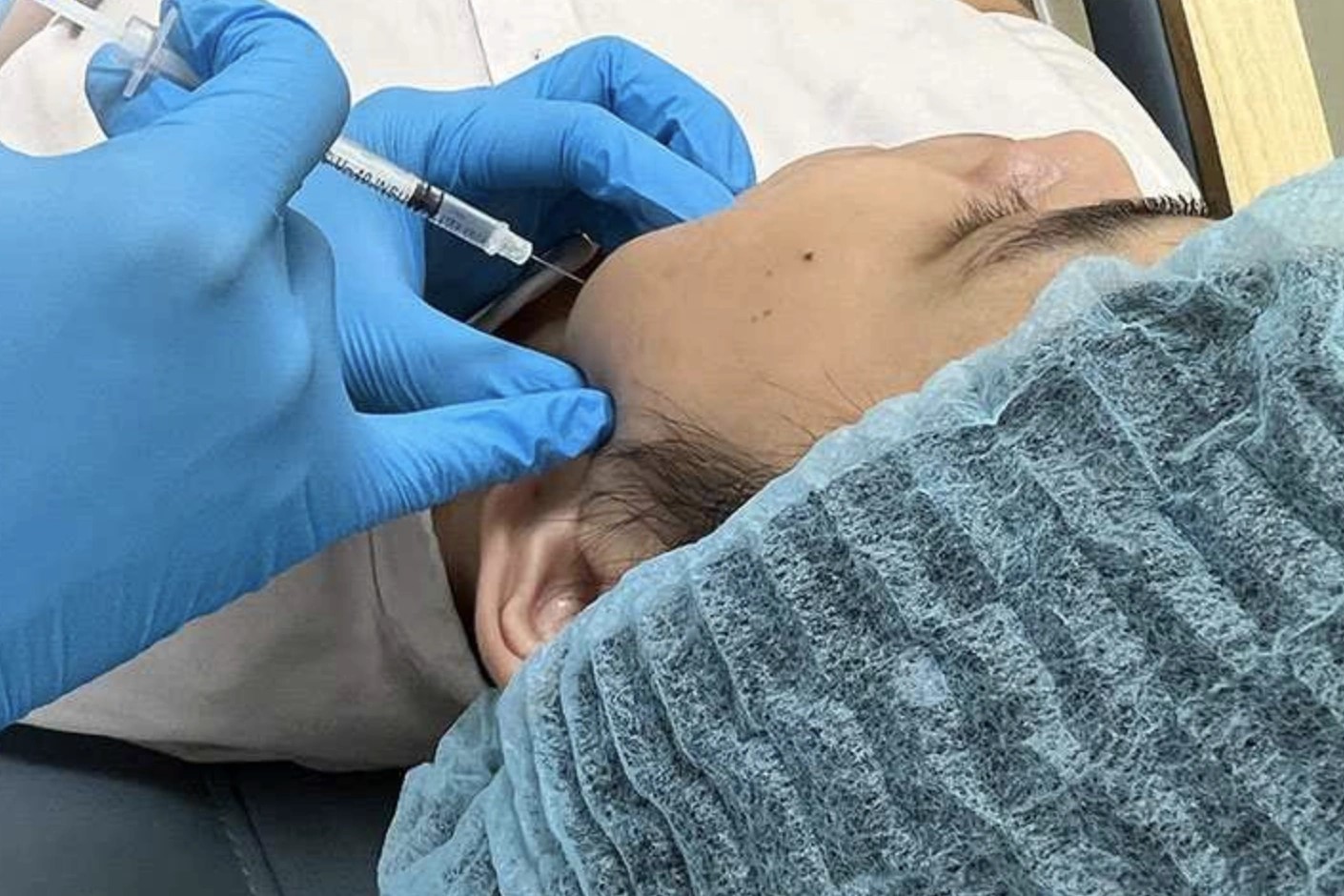 Bị tai biến nặng khi đi làm đẹp cuối năm: Coi chừng mù mắt, biến dạng mặt