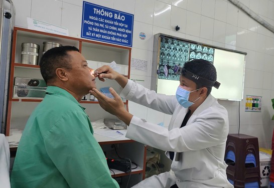 Đổ bệnh vì bụi mịn, thời tiết thay đổi