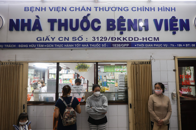 Bệnh viện thiếu thuốc, bệnh nhân mua ở ngoài sẽ được BHYT thanh toán