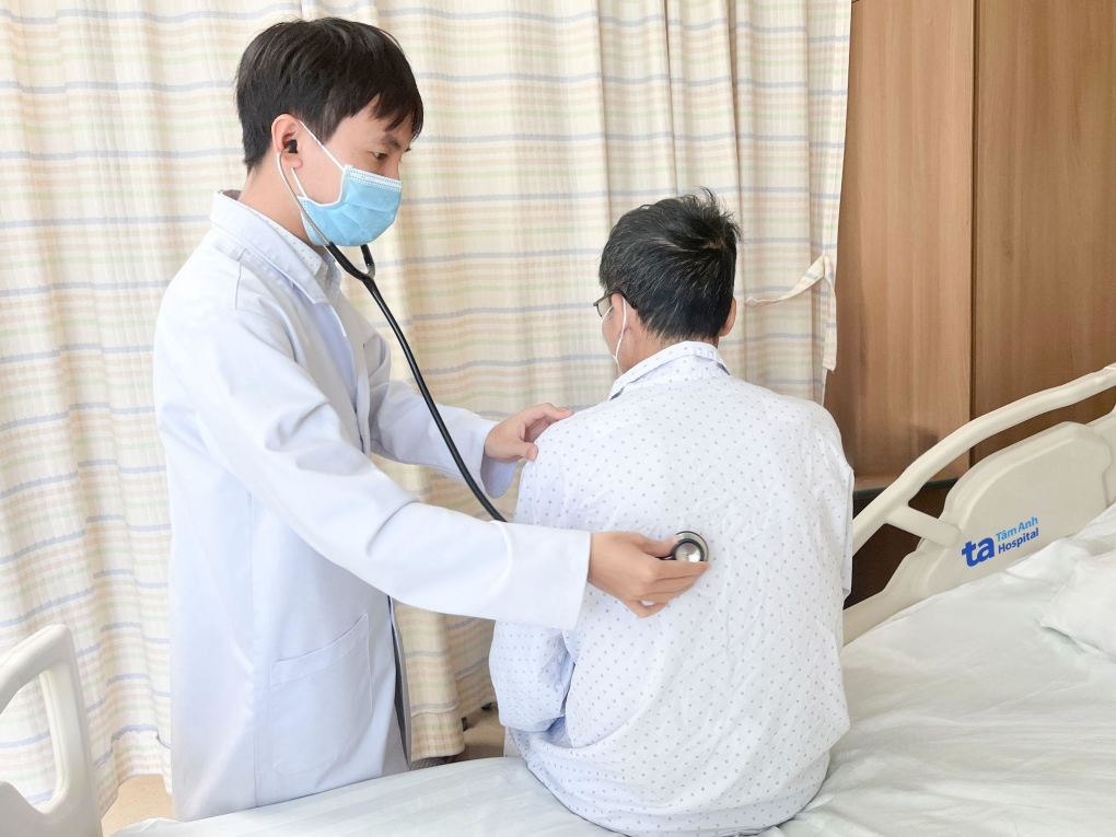 Nam bệnh nhân phát hiện lupus ban đỏ sau khi bị tràn dịch màng tim