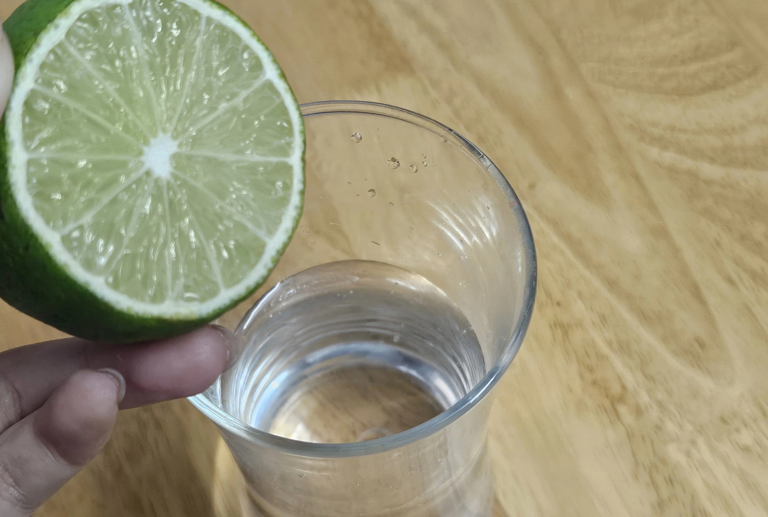 Bác sĩ chỉ ra các thời điểm uống nước tốt nhất cho thận trong ngày