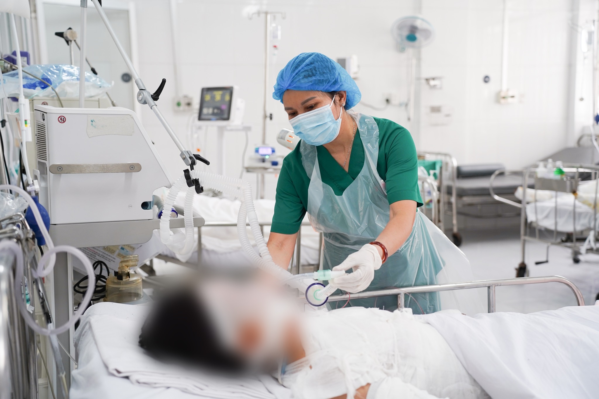 Nhóm thanh thiếu niên bị thương nặng do tự chế pháo qua mạng