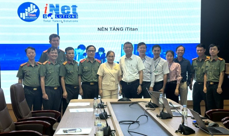 Họp báo cáo tiến độ triển khai thử nghiệm nền tảng tích hợp, quản lý và khai thác dữ liệu kiến trúc lakehouse mã nguồn mở tại cục công nghệ thông tin